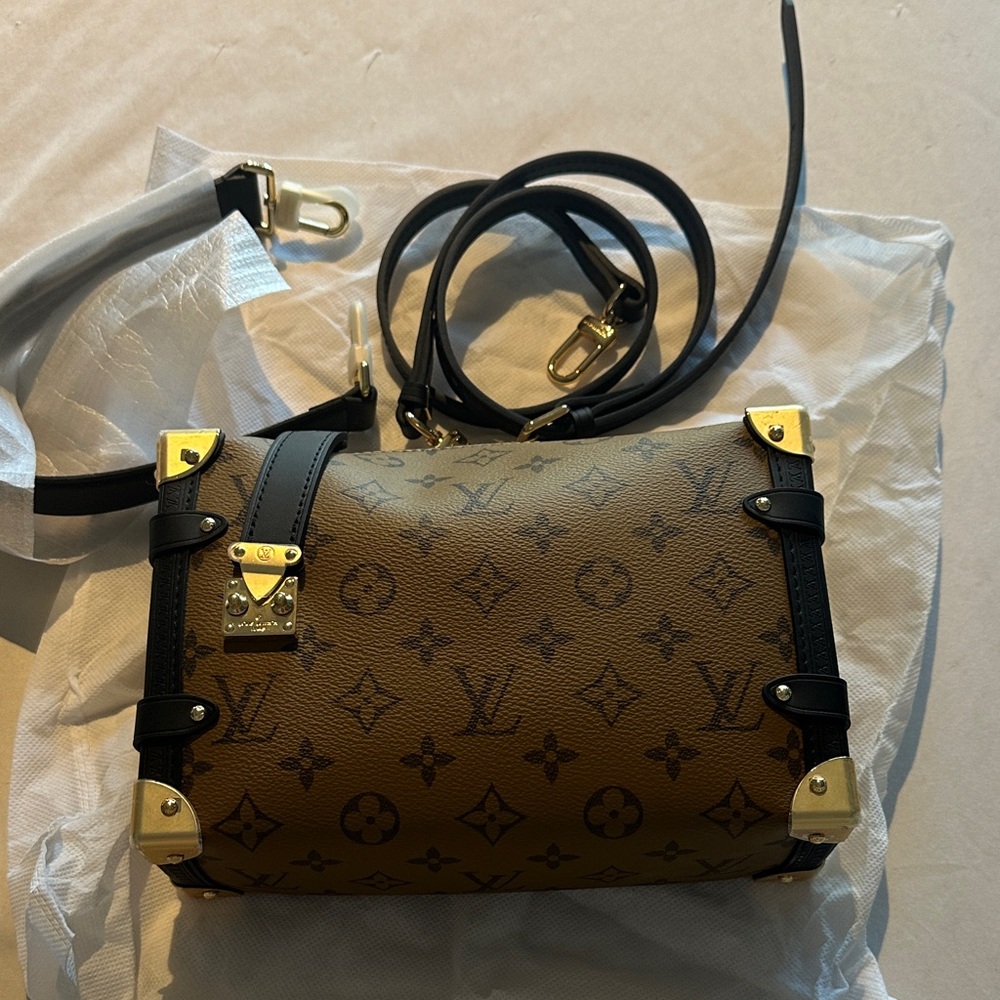 Trunk bag in reverse mono. New! Highest quality!